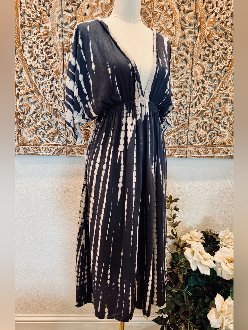 Raviya Navy & White Boho Tie-Dye Deep V Midi Dress/ Coverup, Lightweight - Picture 4 of 15